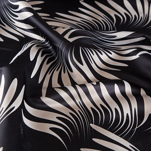 Сатин-тафта 051-16618 черный принтованный