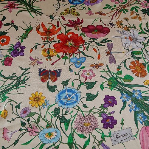 Шелк твил Gucci Flora платочный купон 064-19152 черный бордюр