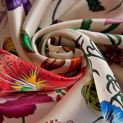 Шелк твил Gucci Flora платочный купон 064-19153 бордюр фуксия