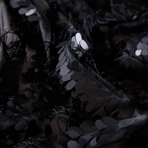 Пайетки с бахромой на сетке 055-16846 черный